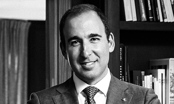 Жертвуя пешкой