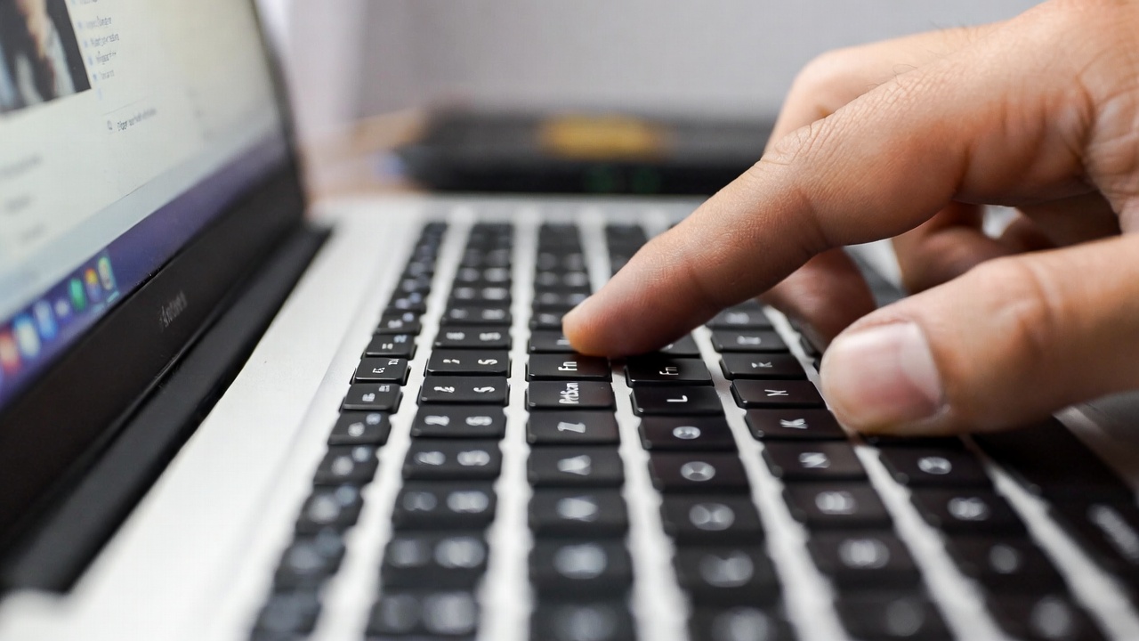 Как сделать скриншот на ноутбуке в зависимости от устройства перед вами